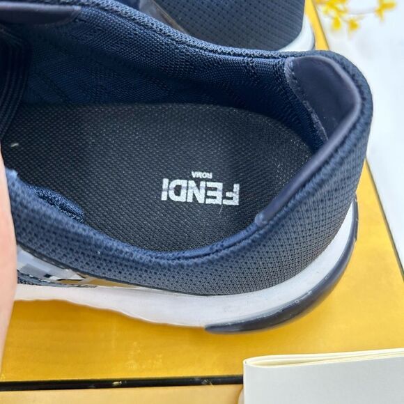 Women’s Fendi unisex chunky Limited edition sneakers, size 7 fits 9 women’s - Picture 5 of 9